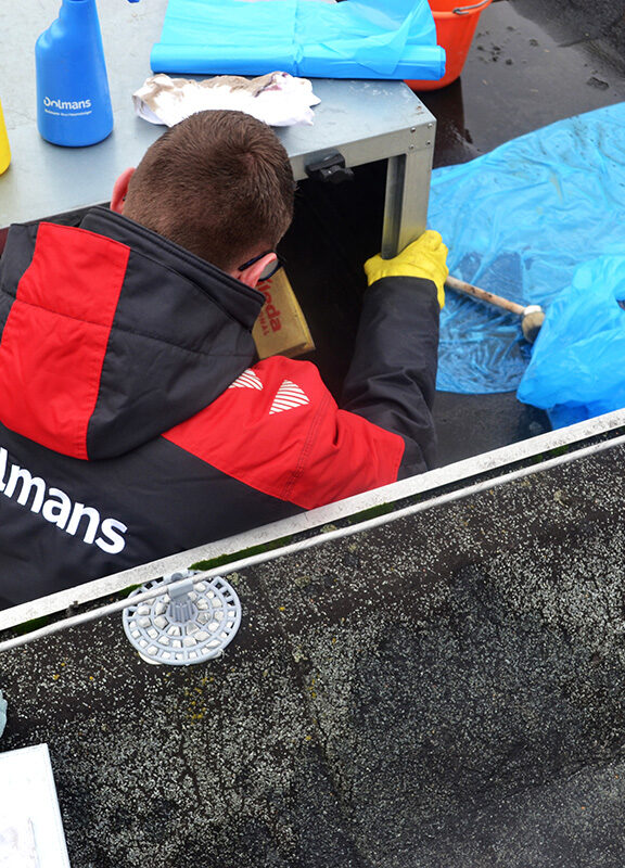 Vetkanaal zichtbaar op het dak